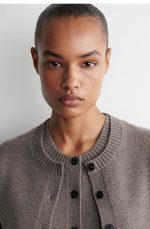 Wool Round-Neck Vest - Image 3