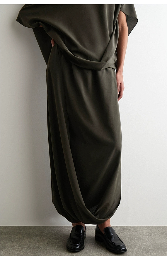 O1CN01B2PI6B1u7vuyXifNx-4101595991 Silk Oversized Skirt - Image 1