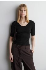 Round-Neck T-Shirt Black