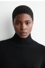 Cashmere Turtleneck Sweater Black - Image 3