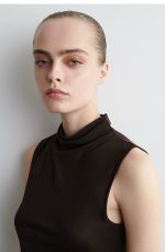 Turtleneck T-Shirt Brown - Image 3