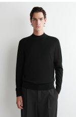 Wool Turtleneck Pullover Black