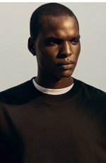 Round-Neck T-Shirt Black - Image 2