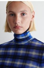 Merino Turtleneck Top Blue - Image 3