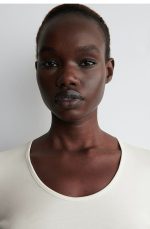 Round-Neck Regular T-Shirt - Image 3