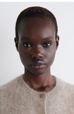 Cashmere Round-Neck Vest - Image 3