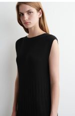 Knitted Pleated Dress Black - Image 2