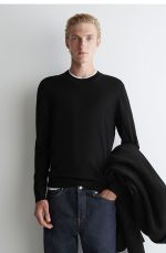 Merino Round-Neck Sweater Black