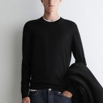 Merino Round-Neck Sweater Black
