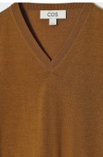 Knitted V-Neck T-Shirt Brown - Image 4
