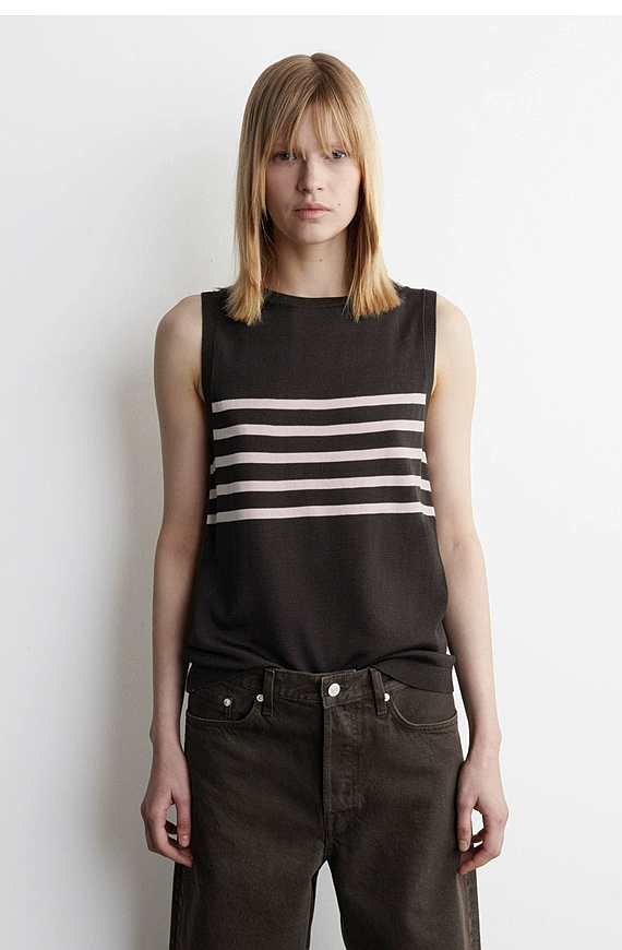 O1CN01Z9Z4X01u7vtR1ZLns_!!4611686018427380567-0-item_pic Knitted Regular Vest - Image 1