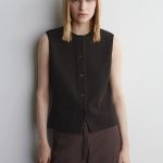 Knitted Round-Neck Vest Brown