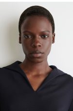 Knitted T-Shirt Navy - Image 3