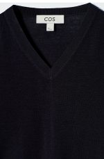 Knitted V-Neck T-Shirt Navy - Image 5