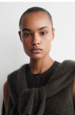 Cashmere Round-Neck Vest Brown - Image 3