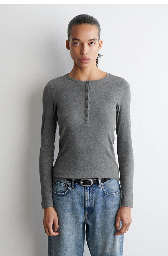 O1CN01j7GMb91u7vtykKnXR_!!4611686018427380567-0-item_pic Slim Top Gray - Image 1