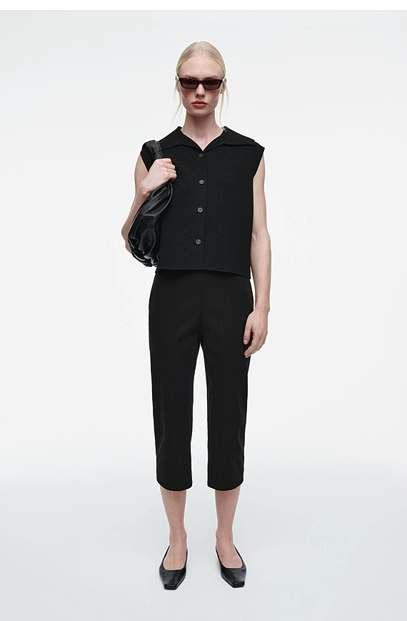 O1CN01mJ9Poo1u7vsBupcJM-4101595991 Knitted Collared Vest Black - Image 1