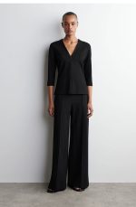 Knitted V-Neck Top Black - Image 2