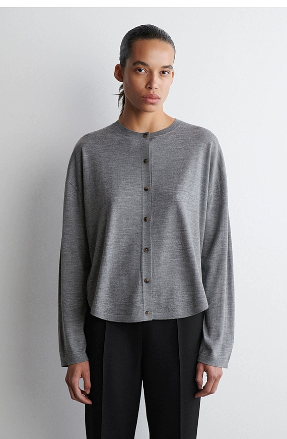 O1CN01sCj3R41u7vuIWESVW_!!4611686018427380567-0-item_pic Merino Cardigan Gray - Image 1