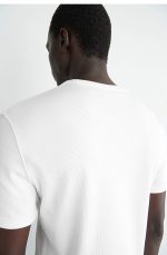 Round-Neck T-Shirt White - Image 3