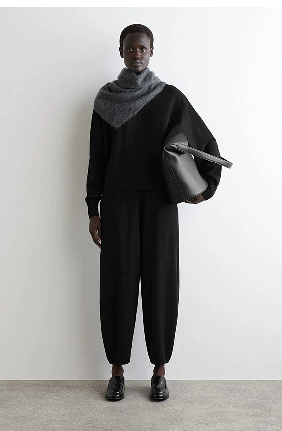 O1CN01u2WAhw1u7vv4DcAtN_!!4611686018427380567-0-item_pic Wool Barrel Pants Black - Image 1