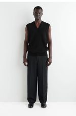 Knitted V-Neck Vest Black