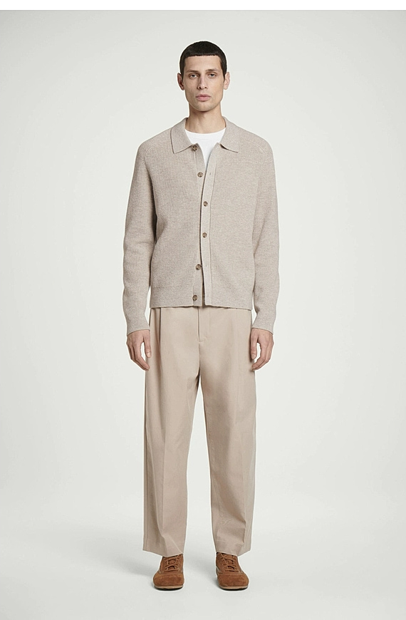 O1CN01uEHS6N1u7vrFIClug_!!4611686018427380567-0-item_pic Cotton Pleated Trousers Beige - Image 1