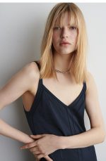 V-Neck Regular Dress - Image 3