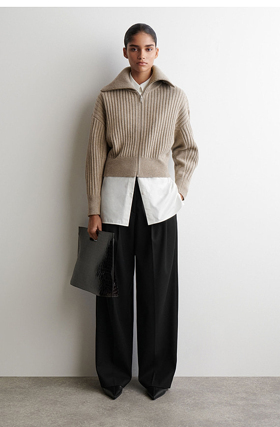 O1CN019lPITm1u7vvJDNh2x-4101595991 Knitted Jacket Beige - Image 1