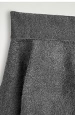 Standard Fit Merino Wool Off-shoulder Knitwear Arrival - Image 4