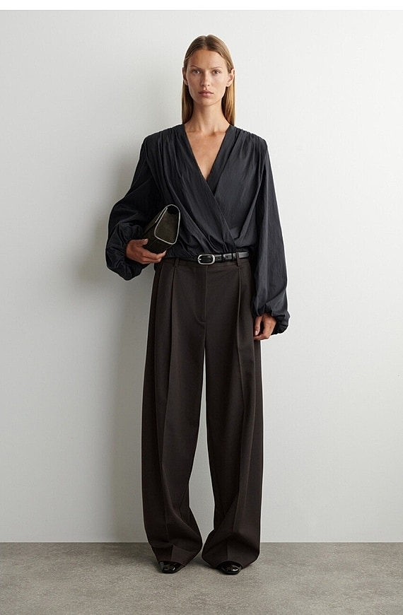 O1CN01K04n6z1u7vvYYd3GU-4101595991 Pleated Top Black - Image 1