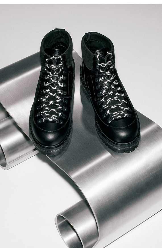 O1CN01NQOpX11u7vutrkWfx-4101595991 Grainy Leather Trim Hiking Boots Black - Image 1