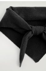 Cashmere Triangle Scarf Black - Image 4