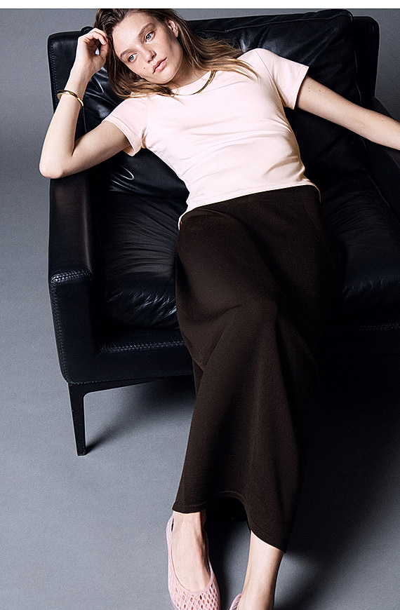 O1CN01UkfPfC1u7vsfbQaMD-4101595991 Cut Out Woven Pink Flats Sandals - Image 1