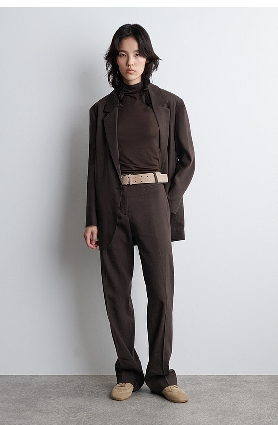 O1CN01ciictZ1u7vtEfg3V8-4101595991 Leather Patchwork Desun Sneakers Beige - Image 1