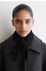 Cashmere Triangle Scarf Black