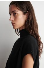 Merino Vest Black - Image 3