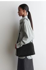 Zippered Crossbody Bag Black - Image 2