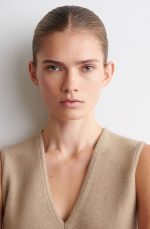 Wool V-Neck Vest Beige - Image 3