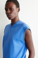 Merino V-Neck Vest Blue - Image 3