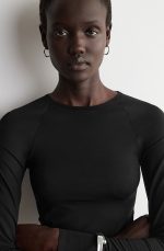 Round-Neck Top Black - Image 3