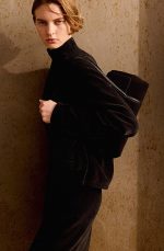 Knitted Mock-Neck Sweater Brown - Image 2