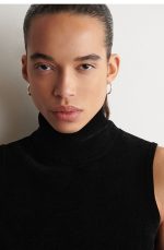 Sleeveless Vest Black - Image 3