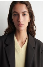 V-Neck Sweater Cream - Image 3