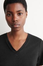 Linen V-Neck T-Shirt Black - Image 3