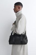 Sports Zipper Bag Black - Image 3