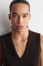 Wool V-Neck Vest Brown - Image 3