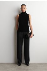 Sleeveless Vest Black - Image 2
