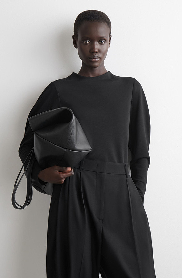 O1CN010VwffK1u7vwXfeHKq_!!4611686018427380567-0-item_pic Top Black Black - Image 1