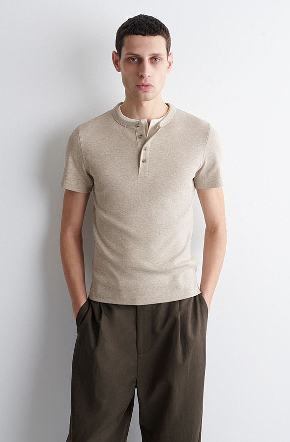 O1CN016c3BPd1u7vxUsgy5r_!!4611686018427380567-0-item_pic Slim T-Shirt Beige - Image 1